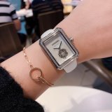 大人気新品シャネル 時計 コピー レディース クオーツ 4色