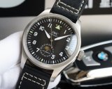 人気高級IWC パイロットウォッチ コピーシリーズ メンズ 自動巻き2色