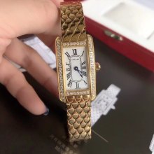 定番人気カルティエ タンク コピーシリーズ レディース クオーツ