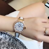 注目度NO.1カルティエ バロンブルー コピーシリーズ レディース クオーツ