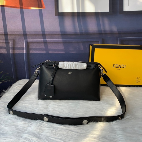フェンディバッグコピー 2021新品注目度NO.1 FENDI レディース ショルダーバッグ