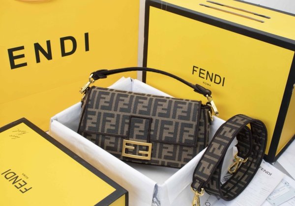 フェンディバッグコピー 2021新品注目度NO.1 FENDI レディース ハンドバッグ