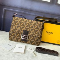 フェンディバッグコピー 2021新品注目度NO.1 FENDI レディース ショルダーバッグ
