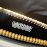 フェンディバッグコピー 2021新品注目度NO.1 FENDI レディース ショルダーバッグ