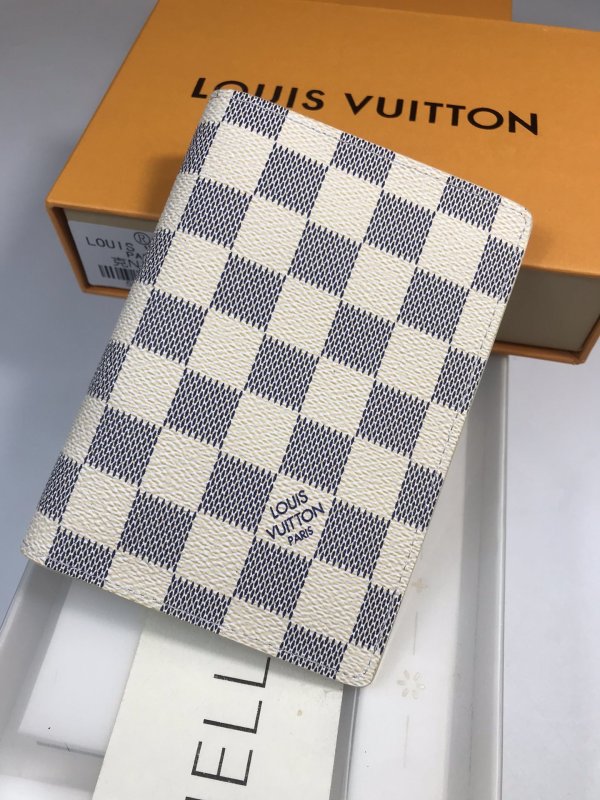 人気急上昇 ルイヴィトン メンズ 折り財布 コピー