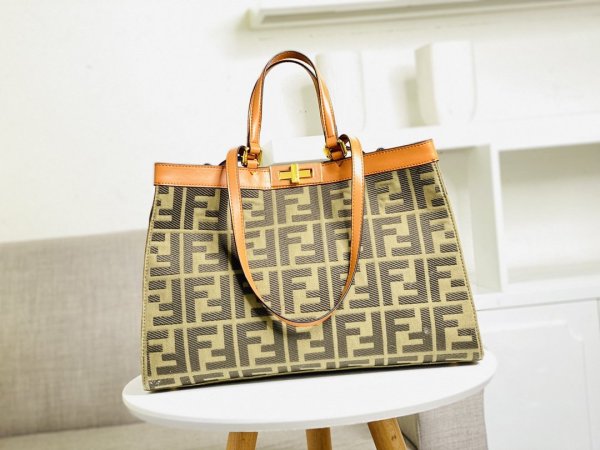 フェンディバッグコピー 2021新品注目度NO.1 FENDI レディース トートバッグ