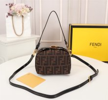 フェンディバッグコピー 大人気2021新品 FENDI レディース ショルダーバッグ