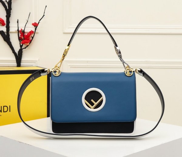 フェンディバッグコピー 2021新品注目度NO.1 FENDI レディース ハンドバッグ
