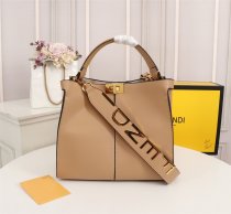 フェンディバッグコピー 2021新品注目度NO.1 FENDI レディース トートバッグ
