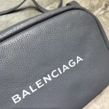 高品質 バレンシアガバッグコピー 2021新品注目度NO.1 BALENCIAGA 男女兼用 ショルダーバッグ