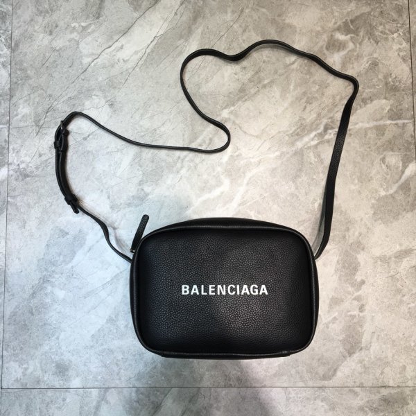 高品質 バレンシアガバッグコピー 定番人気2021新品 BALENCIAGA 男女兼用 ショルダーバッグ