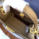 フェンディバッグコピー 定番人気2021新品 FENDI レディース トートバッグ