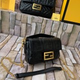 フェンディバッグコピー 2021新品注目度NO.1 FENDI レディース ショルダーバッグ