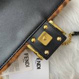 フェンディバッグコピー 2021新品注目度NO.1 FENDI レディース ショルダーバッグ