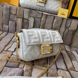 フェンディバッグコピー 大人気2021新品 FENDI レディース ショルダーバッグ