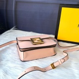 フェンディバッグコピー 定番人気2021新品 FENDI レディース ショルダーバッグ