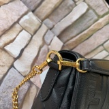 フェンディバッグコピー 2021新品注目度NO.1 FENDI レディース ショルダーバッグ