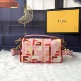 フェンディバッグコピー定番人気2021新品 FENDI レディース ショルダーバッグ