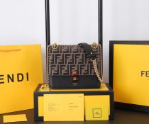 フェンディバッグコピー 大人気2021新品 FENDI レディース ショルダーバッグ