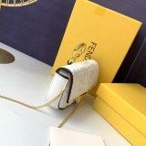 フェンディバッグコピー 2021新品注目度NO.1 FENDI レディース ショルダーバッグ