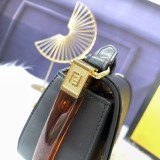 フェンディバッグコピー 2021新品注目度NO.1 FENDI レディース ショルダーバッグ