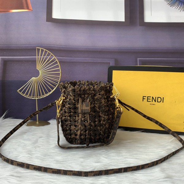 フェンディバッグコピー 2021新品注目度NO.1 FENDI レディース バケツバッグ