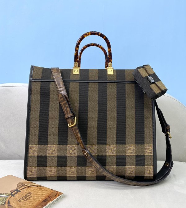 フェンディバッグコピー 2021新品注目度NO.1 FENDI レディース トートバッグ