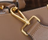 フェンディバッグコピー 2021新品注目度NO.1 FENDI レディース トートバッグ