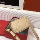 ヴァレンティノバッグコピー 定番人気2021新品 Valentino レディース ハンドバッグ