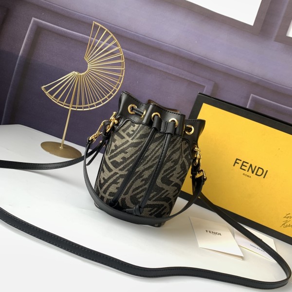 フェンディバッグコピー 定番人気2021新品 FENDI レディース バケツバッグ