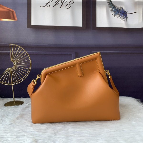 フェンディバッグコピー 2021新品注目度NO.1 FENDI レディース ショルダーバッグ