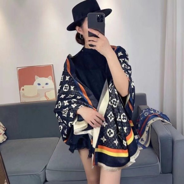 ルイヴィトンマフラーコピー 定番人気2022新品 Louis Vuitton 男女兼用 ウール スカーフ 2色