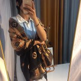 ルイヴィトンマフラーコピー 定番人気2022新品 Louis Vuitton 男女兼用 ウール スカーフ