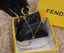 フェンディバッグコピー 定番人気2022新品 FENDI レディース ショルダーバッグ