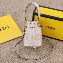 フェンディバッグコピー 2022新品注目度NO.1 FENDI レディース バケツバッグ