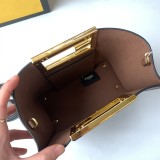 フェンディバッグコピー 2022新品注目度NO.1 FENDI レディース ショルダーバッグ
