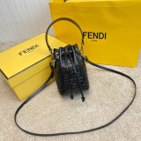 フェンディバッグコピー 定番人気2022新品 FENDI レディース バケツバッグ