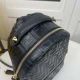 フェンディバッグコピー 大人気2022新品 FENDI レディース バックパック