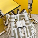 フェンディバッグコピー 2022新品注目度NO.1 FENDI レディース バケツバッグ