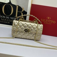 ヴァレンティノバッグコピー 大人気2022新品 Valentino レディース ショルダーバッグ