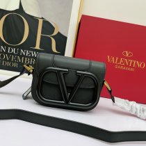 ヴァレンティノバッグコピー 2022新品注目度NO.1 Valentino レディース ショルダーバッグ
