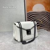 ヴァレンティノバッグコピー 大人気2022新品 Valentino レディース ショルダーバッグ
