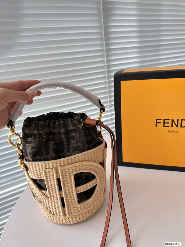 フェンディバッグコピー 大人気2023新品 FENDI レディース バケツバッグ