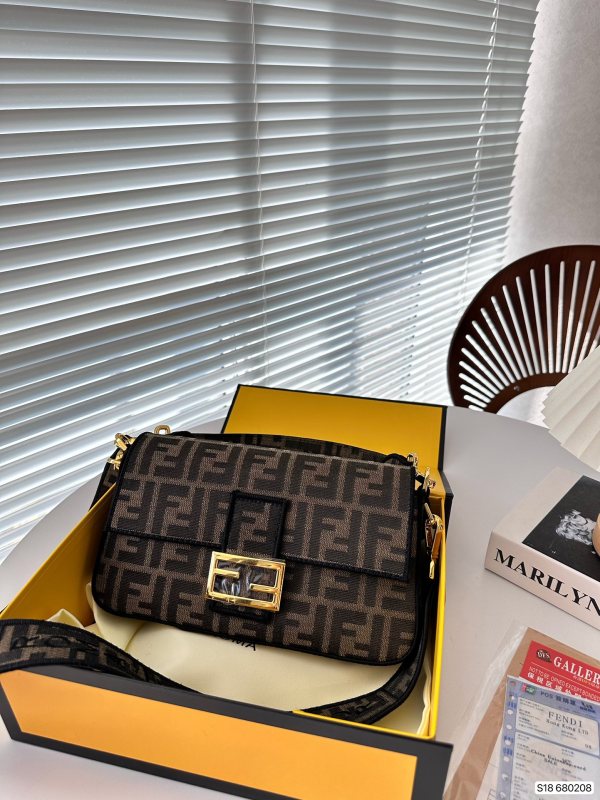 フェンディバッグコピー 大人気2023新品 FENDI レディース ハンドバック