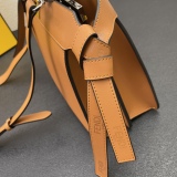 フェンディバッグコピー 2023新品注目度NO.1 FENDI レディース ハンドバッグ