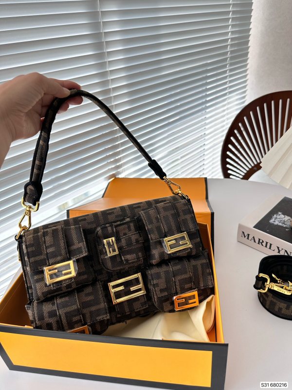 フェンディバッグコピー 大人気2023新品 FENDI レディース ハンドバック