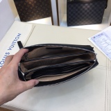 入手困難品！ 2024 ルイヴィトン 新作クラッチバッグ偽物