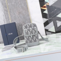 世界中で大人気♪ 2024 ディオール 新作携帯電話バッグスーパーコピー