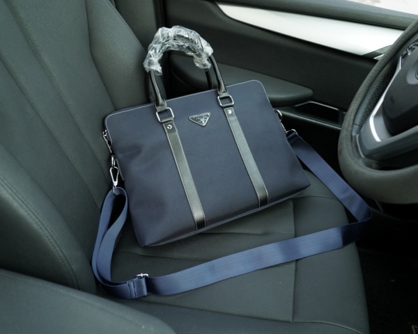 高品質 2024 プラダ 新作ブリーフケーススーパーコピー