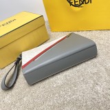即発送！ 2024 フェンディ 新作クラッチバッグコピー